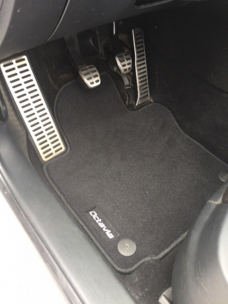 Set covorase mocheta originale Skoda Octavia 2 facelift 2008 - 2012 - Img 3