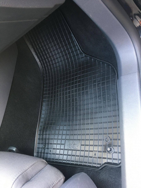 Set covorase cauciuc Volkswagen Golf V 2003 - 2009 - Img 2