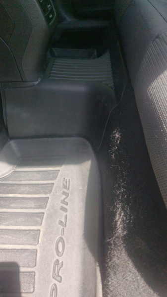 Covoras trecere spate canal median Seat Leon 2012-2019 - Img 2