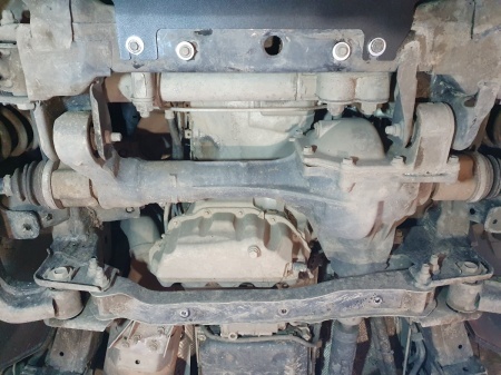Scut motor Nissan Navara NP300 după 2015 2015 - 2021 - Img 4