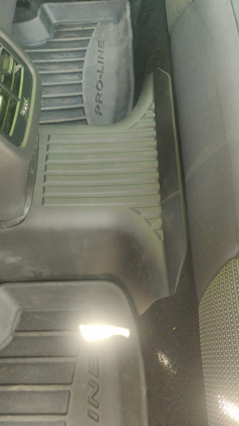 Covoras trecere spate canal median Seat Leon 2012-2019 - Img 3