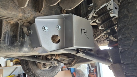 Scut de protecție din aluminiu pentru senzorul brațului de suspensie spate Ford Ranger Raptor 2023 - 2026 - Img 11