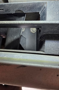 Scut motor BMW Seria 5 E60/E61 cu bară normală 2003 - 2010 - Img 7