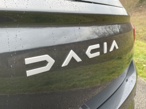 Inscriptie pe haion - original Dacia sigla noua - Img 2