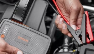 ROBOT PORNIRE AUTO PORTABIL 12 V OSRAM BATTERY START 200 - Motoare benzina - Img 4