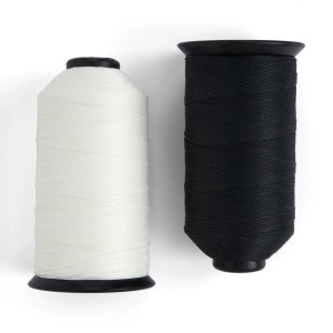 Ata de calitate profesionala din poliester pentru cusut la masina, bobina 910 ml Tandy Leather SUA - Img 2