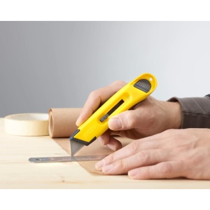 Stanley 0-10-088, Cutter cu lama retractabila, interlock, cu stocare de pana la 10 lame, 150mm + o lama trapezoidala 19x62mm - Img 2