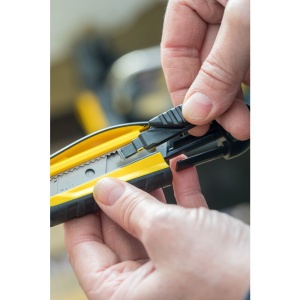 Stanley STHT10270-0, Cutter Air cu blocare automata + 3 lame segmentate 18mm - Img 8