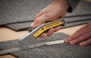 Stanley FMHT0-10288, Cutter FatMax EXO cu lama retractabila + o lama trapezoidala 62mm - Img 2
