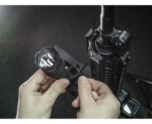 Suport pentru lanterna Armytek AWM-05 pentru sina Picatinny si Weaver cu sina Picatinny integrata - Img 6