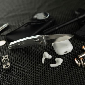 Cutit pliabil SOG One-Zero AU Silver Chrome 15-73-03-57, lama Cryo CPM S35VN, XR Lock, maner din aluminiu, EDC Premium - Img 9