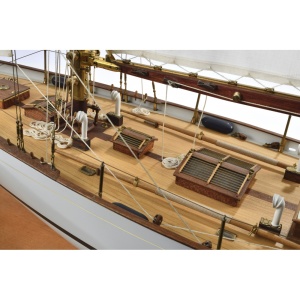 Dorade Fastnet Yacht 1931, Scara 1:20, Lungime 86.5 Cm, Navomodel Amati - Img 9