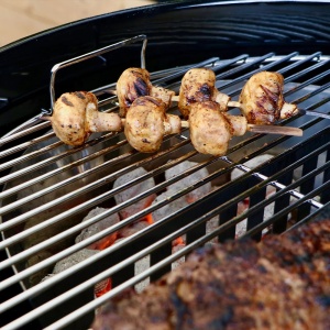 Kit cosuri de carbuni si jgheab apa Slow ’N Sear FireBaskets SNS Grills - Img 3