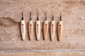 Set micro dalti cu profil mixt de 1.5 mm pentru sculptura in lemn, Flexcut - Img 3