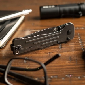 Cutit pliabil SOG SlimJim 2.0 Black SJ42-CP, lama Clip Point AUS-8, deschidere asistata S.A.T., Lockback, maner din otel inoxidabil, EDC Ultra Slim - Img 3
