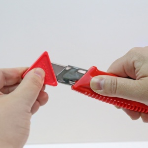 L-550P Cutter 18mm - NT Cutter - Img 12