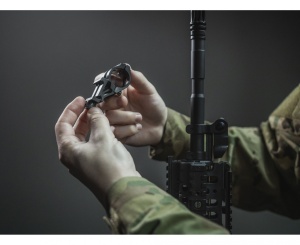 Suport pentru lanterna Armytek AWM-06 pentru sina Picatinny si Weaver - Img 11