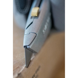 Stanley 2-10-099, Cutter metalic 99E cu lama retractabila, 160mm + 3 lame trapezoidale 62mm - Img 5