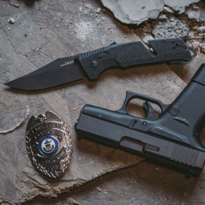 Cutit pliabil SOG Trident AT Blackout 11-12-05-41, lama Clip Point CRYO D2 Black TiNi, deschidere asistata S.A.T., AT-XR Lock, taietor de centura, spargator geam, maner GRN Black - Img 10