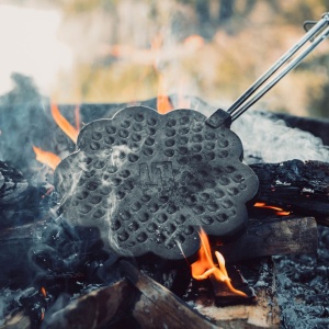 Forma pentru vafe din fonta Stabilotherm Vaffeljarn pentru foc de tabara - Img 6