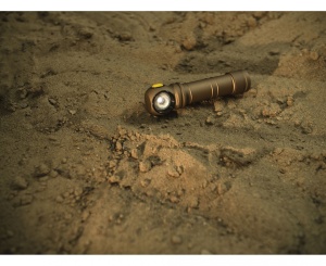Lanterna frontala Armytek Wizard C2 Pro Max Sand White 4000 lm cu acumulator 21700 - Img 19