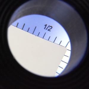 Lupă de precizie MeasureLoupe cu iluminare UV si LED 11,5x - Carson - Img 11