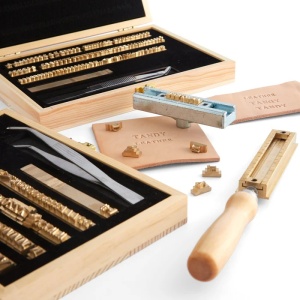 Set stante alama litere mari, cifre si simboluri pentru imprimare piele, - Tandy Leather - Img 4