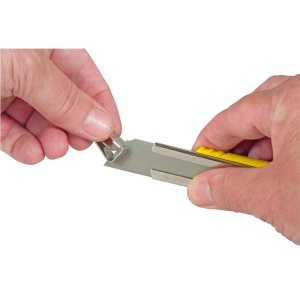 Stanley 8-10-421, Cutter FatMax in carcasa metalica, 160mm + o lama segmentata 9mm - Img 3