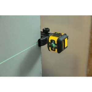 Stanley STHT77592-1, nivela laser cross 90, cu linie in cruce + un fascicul 90 grade, lumina verde, auto-nivelare, prindere cu clema, QuickLink, raza actiune 12m, include 2 baterii AA, clema si husa - Img 10