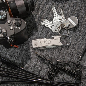 Cutit breloc SOG KeyTron KT1001-CP, lama 5Cr15MoV, Lockback, desfacator sticle integrat, EDC Keychain Knife - Img 10