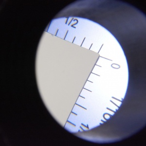 Lupă de precizie MeasureLoupe cu iluminare UV si LED 11,5x - Carson - Img 12