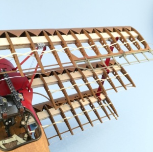 Aeromodel Fighter Fokker Dr I. scara1:16 Model de aeronavă din lemn și metal - Img 10