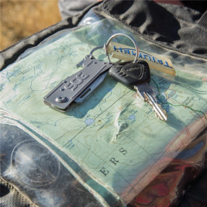 Cutit breloc SOG KeyTron KT1001-CP, lama 5Cr15MoV, Lockback, desfacator sticle integrat, EDC Keychain Knife - Img 15