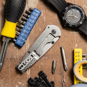 Cutit pliabil SOG Flash FL 14-18-01-57, lama Drop Point 8Cr13MoV, Frame Lock, maner integral din otel inoxidabil, EDC Folder - Img 22