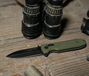Cutit pliabil SOG Pentagon XR OD Green 12-61-02-57, lama Spear Point CTS XHP Black TiNi, XR Lock, Flipper, maner G10 OD Green, EDC Tactical - Img 9
