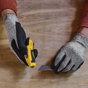 Stanley STHT10479-0, Cutter Premium cu lama retractabila, 175mm + 3 lame trapezoidale 62mm - Img 9