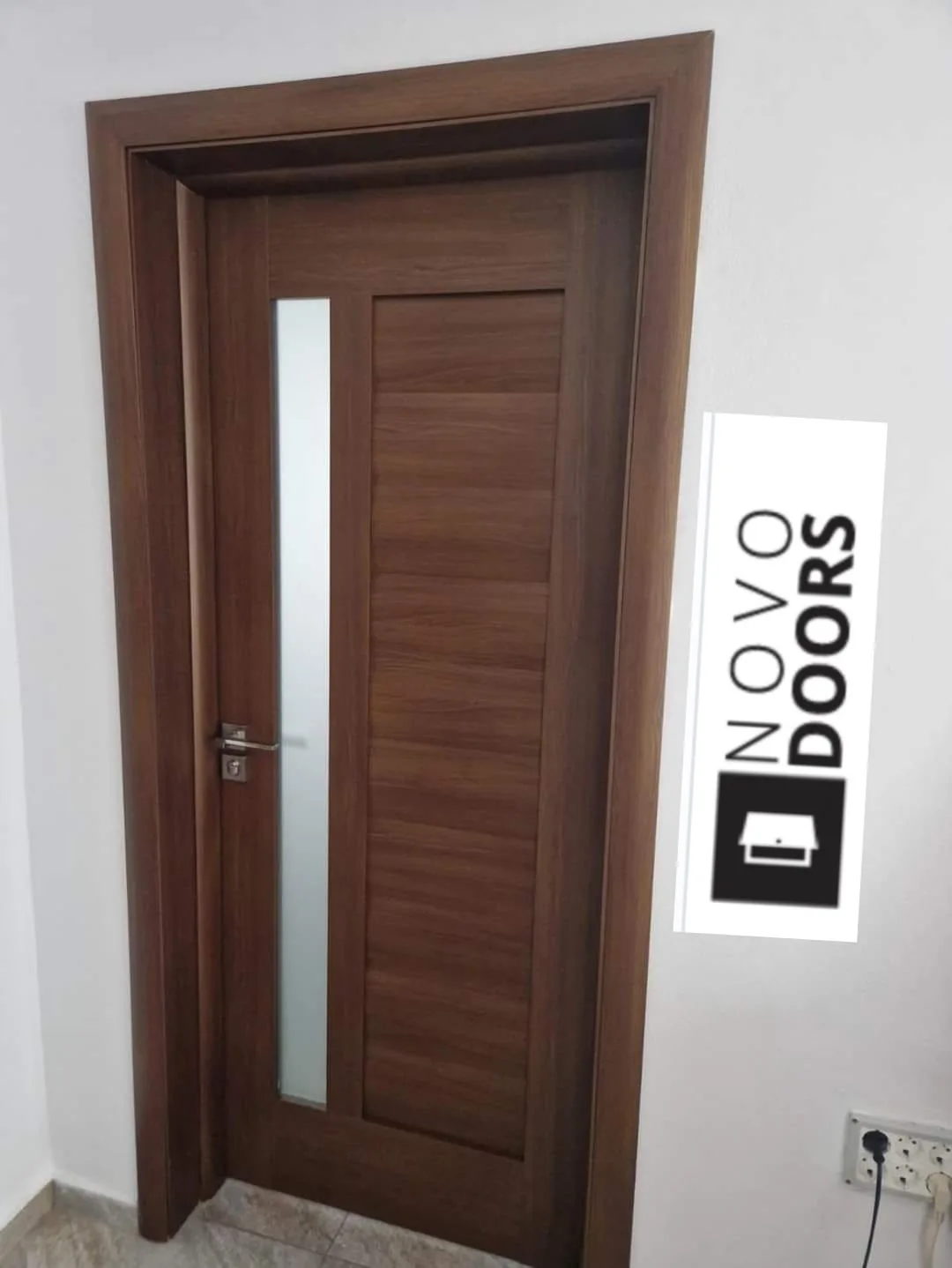 Интериорна врата Novo Doors ND03 LUX PREMIUM Златен дъб, монтирана при клиент