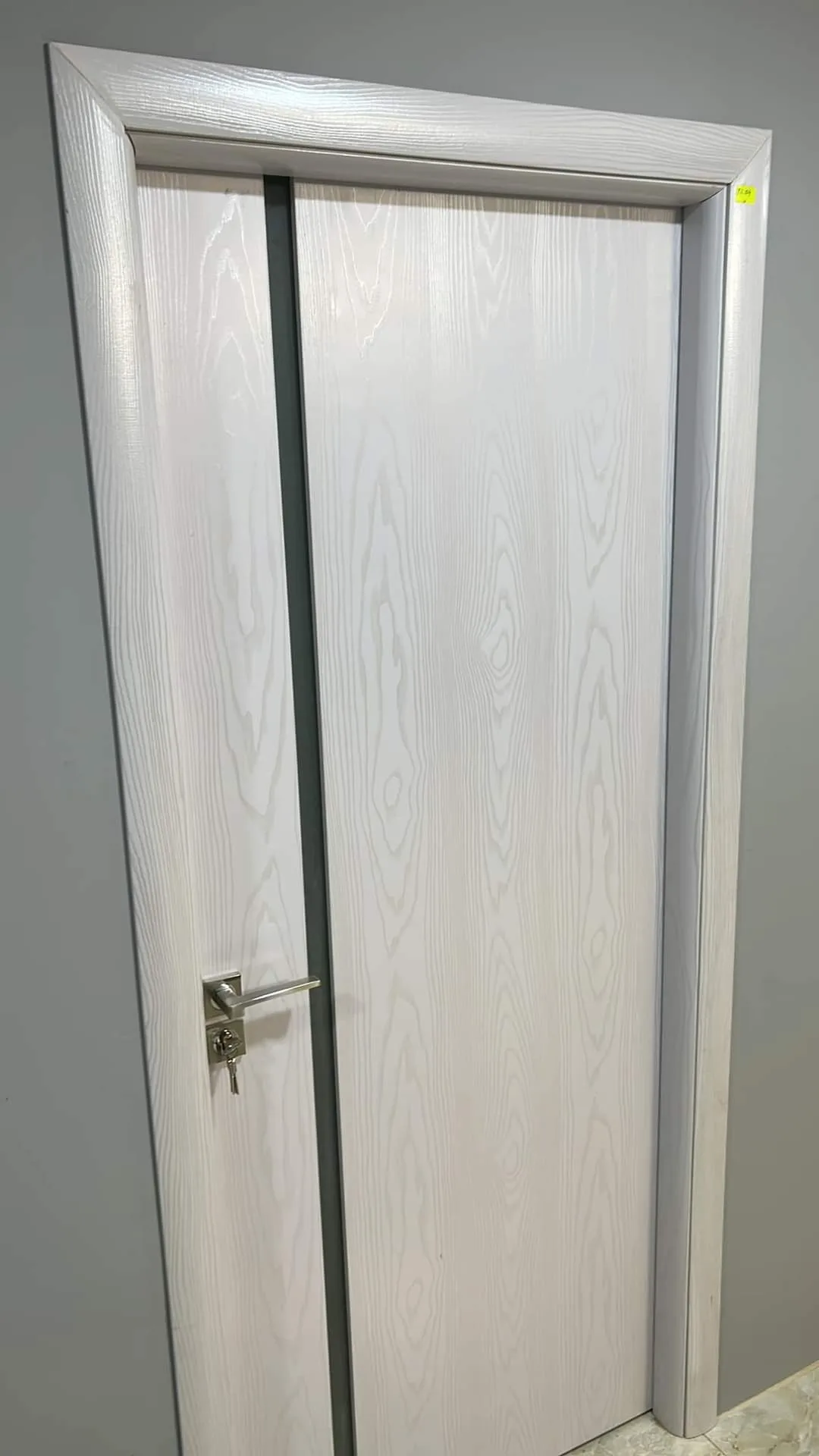 Интериорна врата Novo Doors ND04 LUX PREMIUM Бял, монтирана при клиент