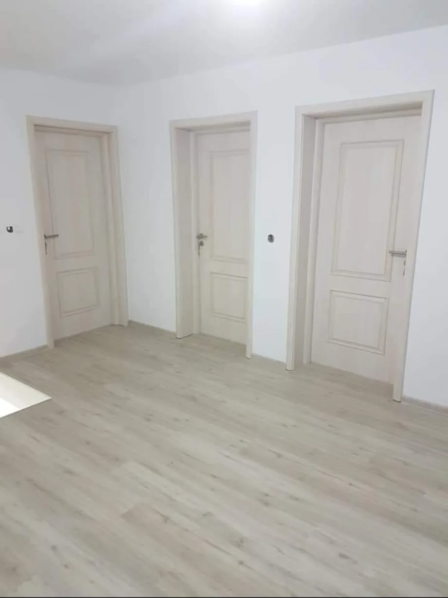 Интериорна врата Novo Doors ND09 LUX PREMIUM Бял, монтирана при клиент