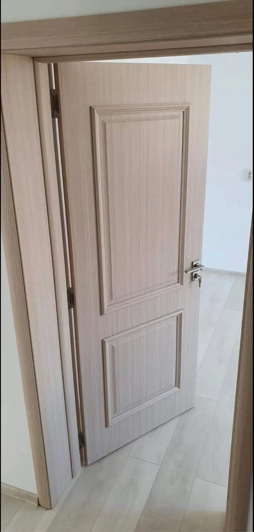 Интериорна врата Novo Doors ND09 LUX PREMIUM Крем, монтирана при клиент