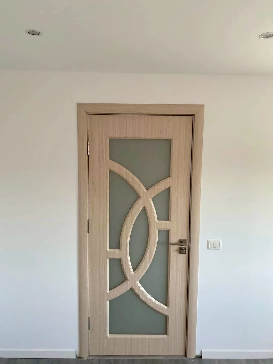 Интериорна врата Novo Doors ND309 STANDARD Крем, монтирана при клиент