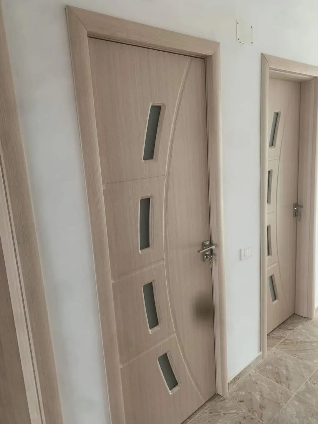 Интериорна врата Novo Doors ND508 STANDARD Крем, монтирана при клиент