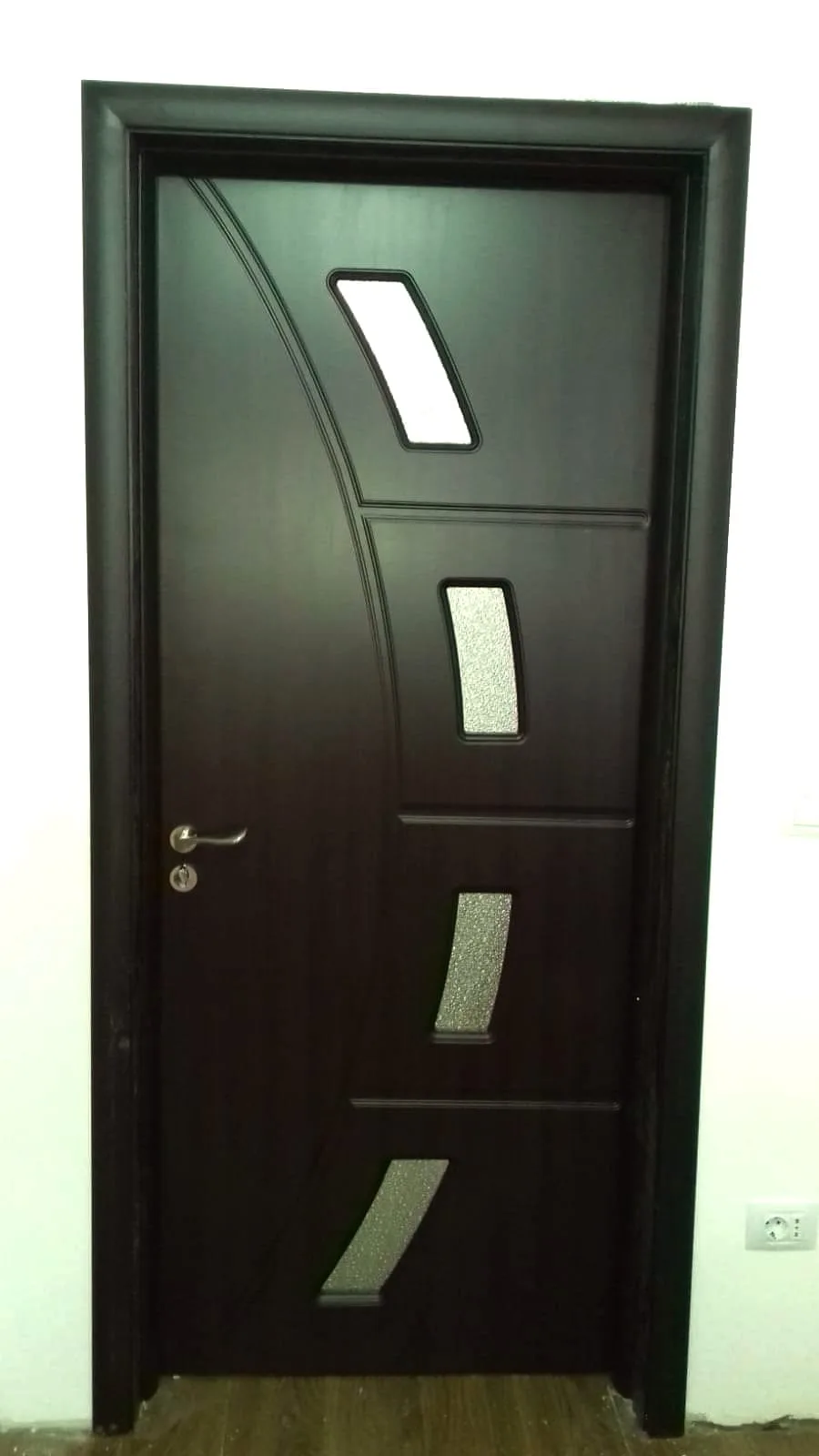 Интериорна врата Novo Doors ND508 STANDARD Венге, монтирана при клиент