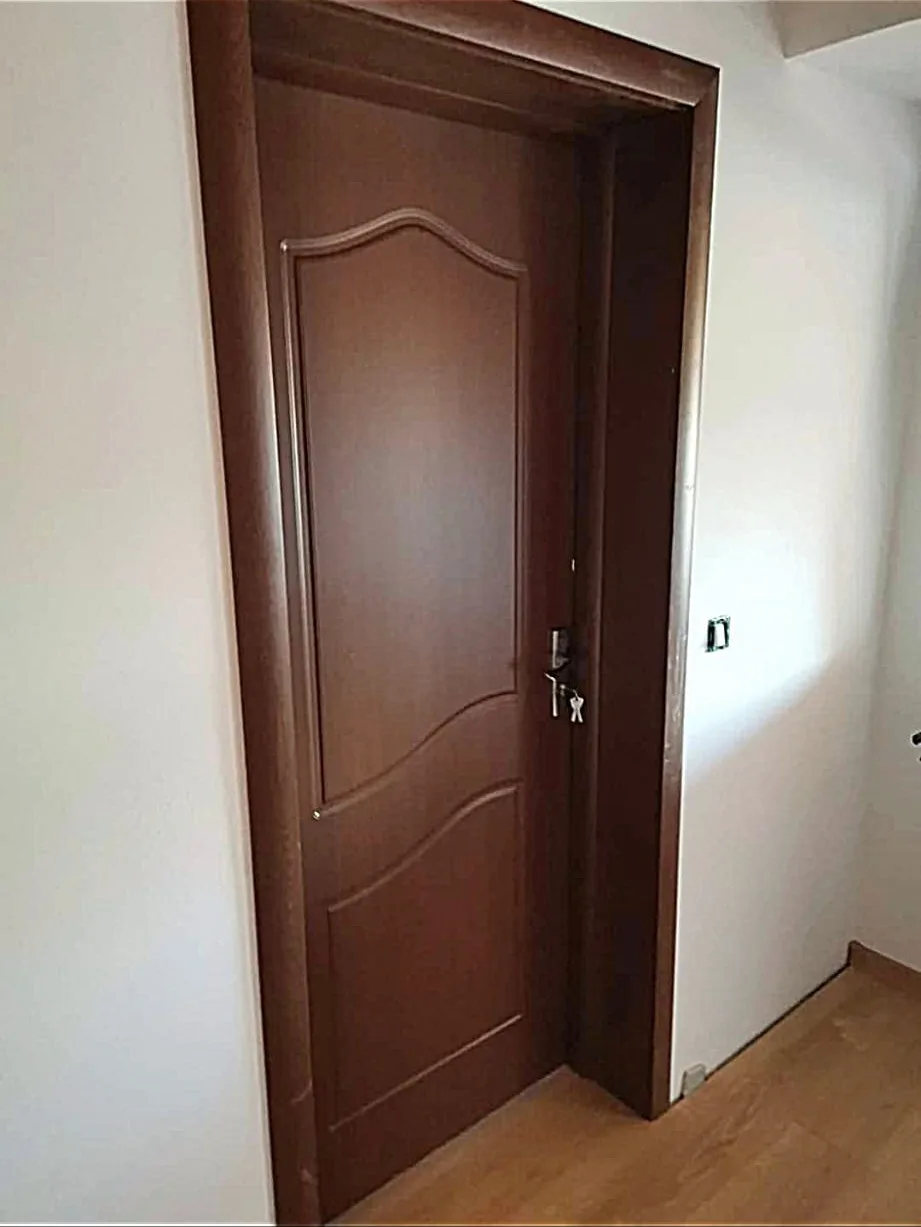 Интериорна врата Novo Doors ND80 STANDARD Орех, монтирана при клиент