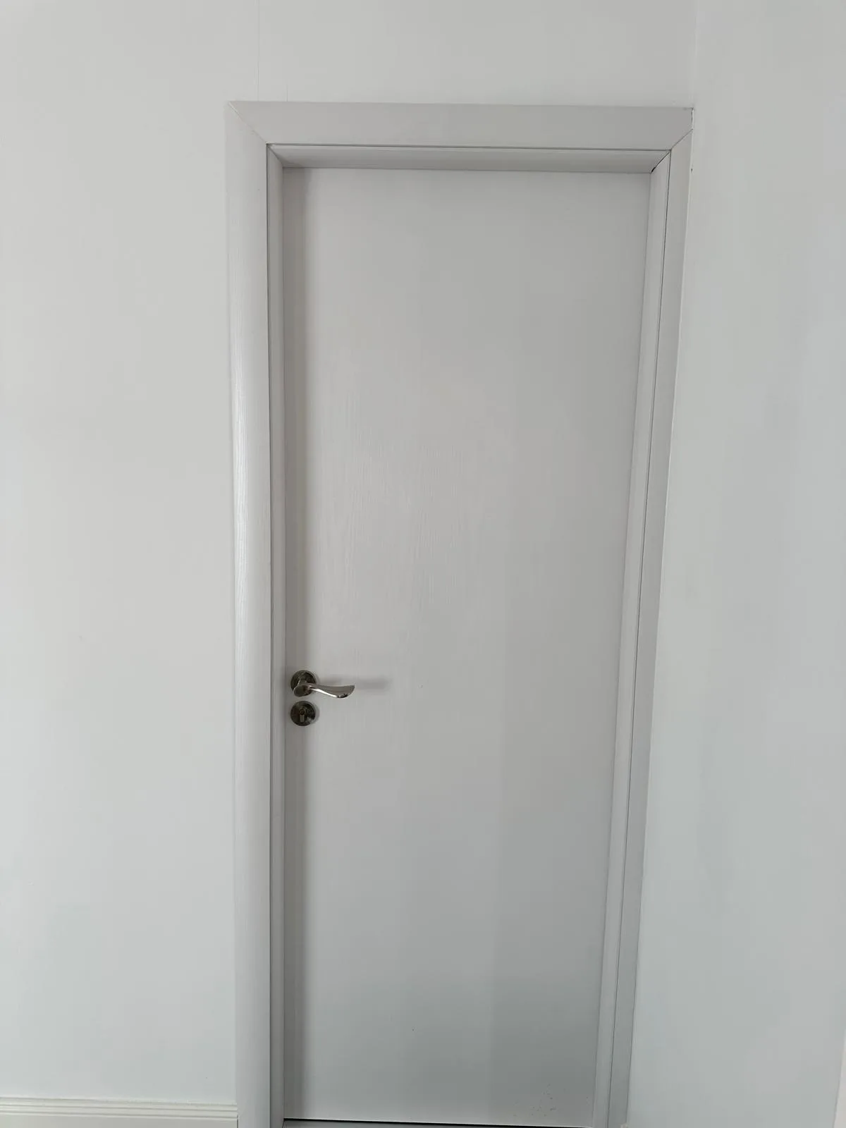 Интериорна врата Novo Doors ND81 STANDARD Бял, монтирана при клиент