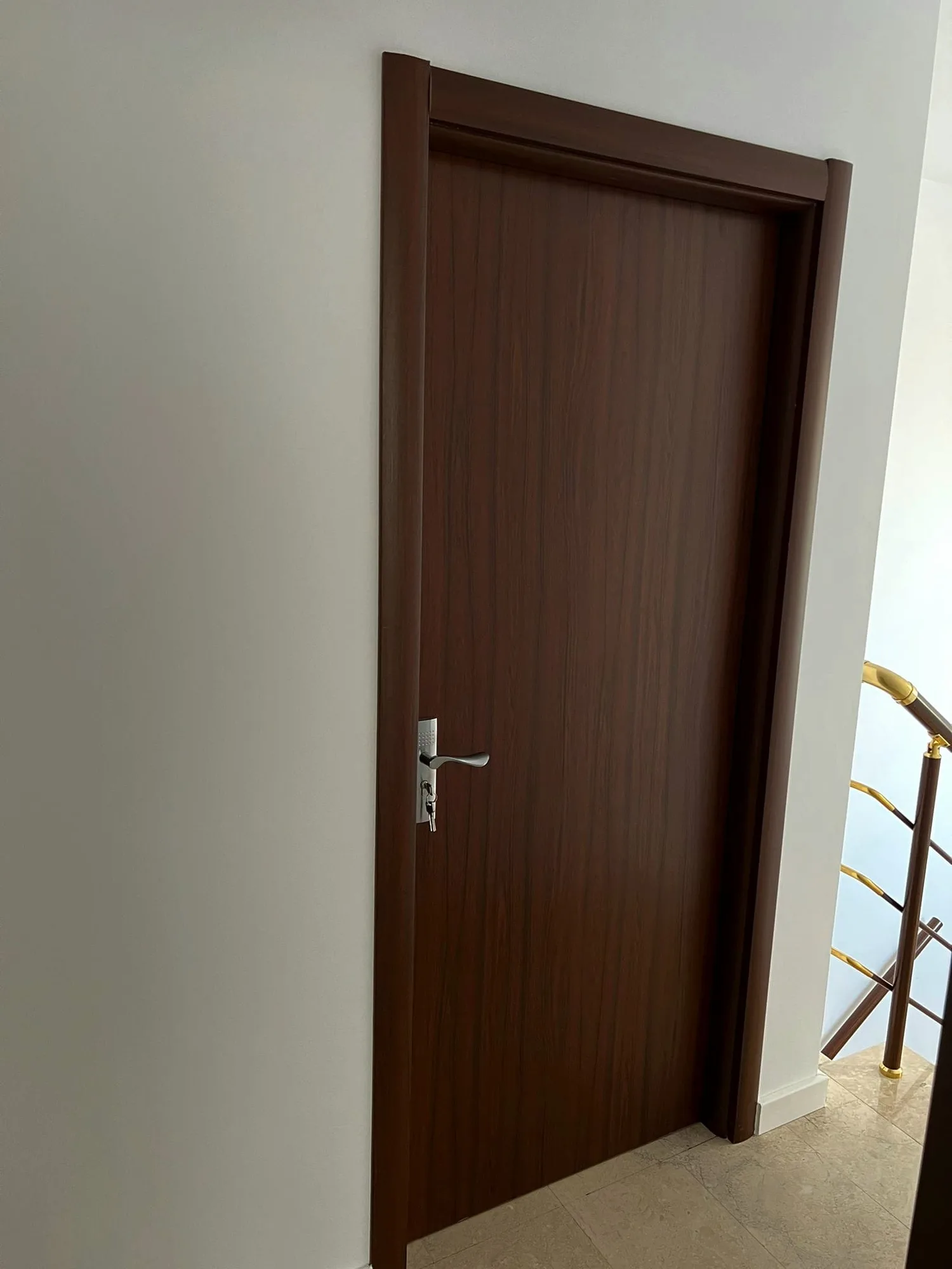 Интериорна врата Novo Doors ND81 STANDARD, монтирана при клиент