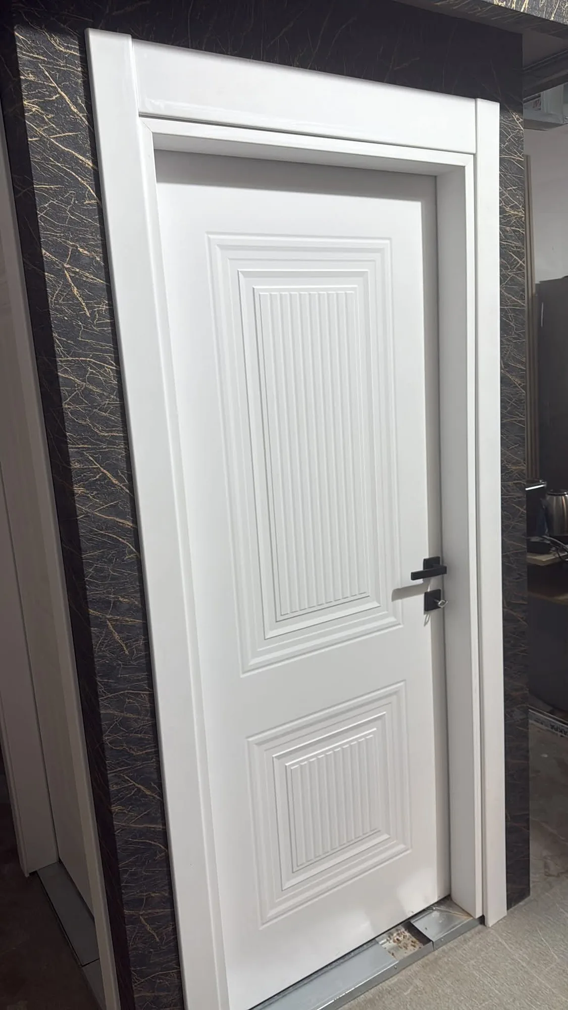 Интериорна врата Novo Doors NDF23 LUX PREMIUM, монтирана при клиент