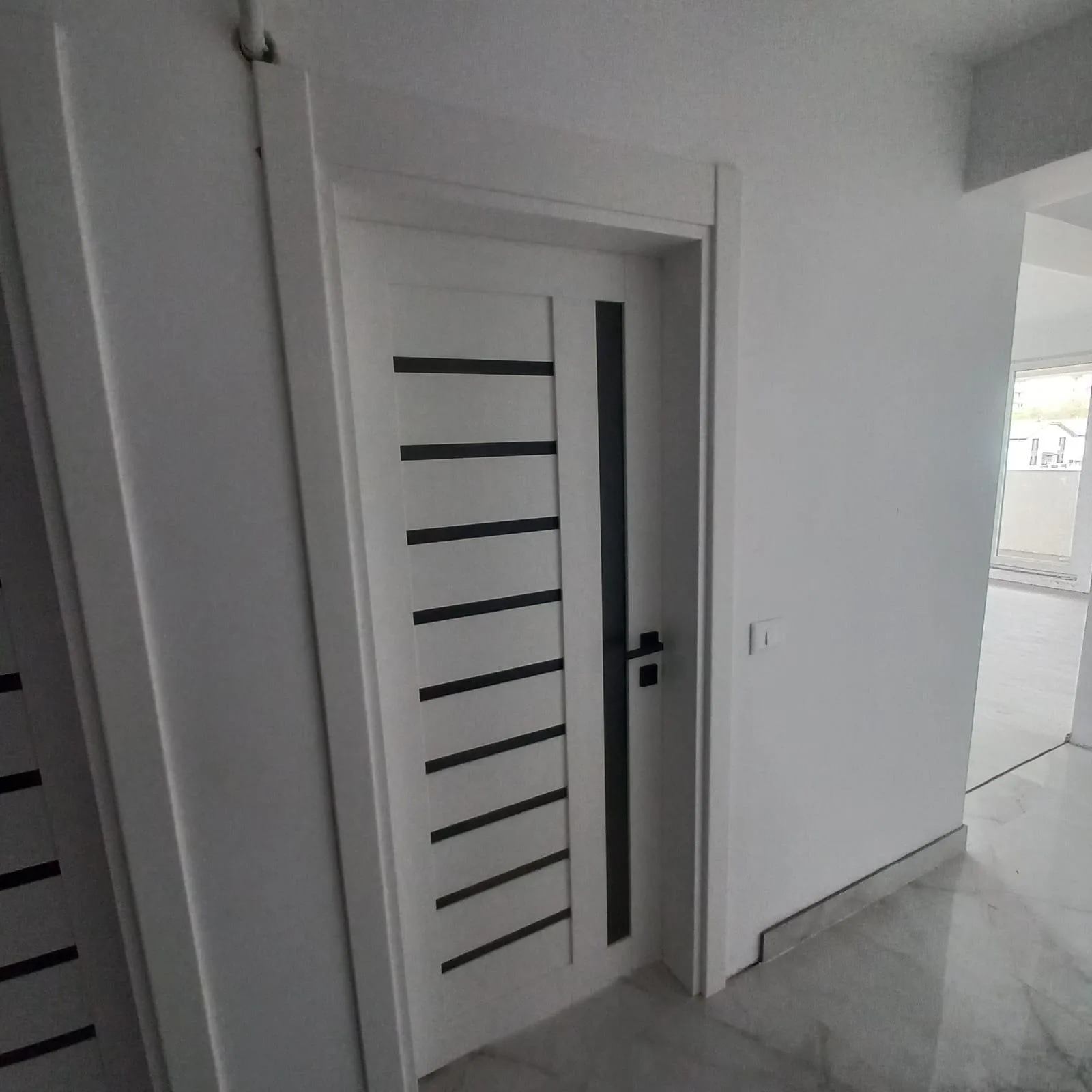 Интериорна врата Novo Doors NDM01 LUX PREMIUM, монтирана при клиент