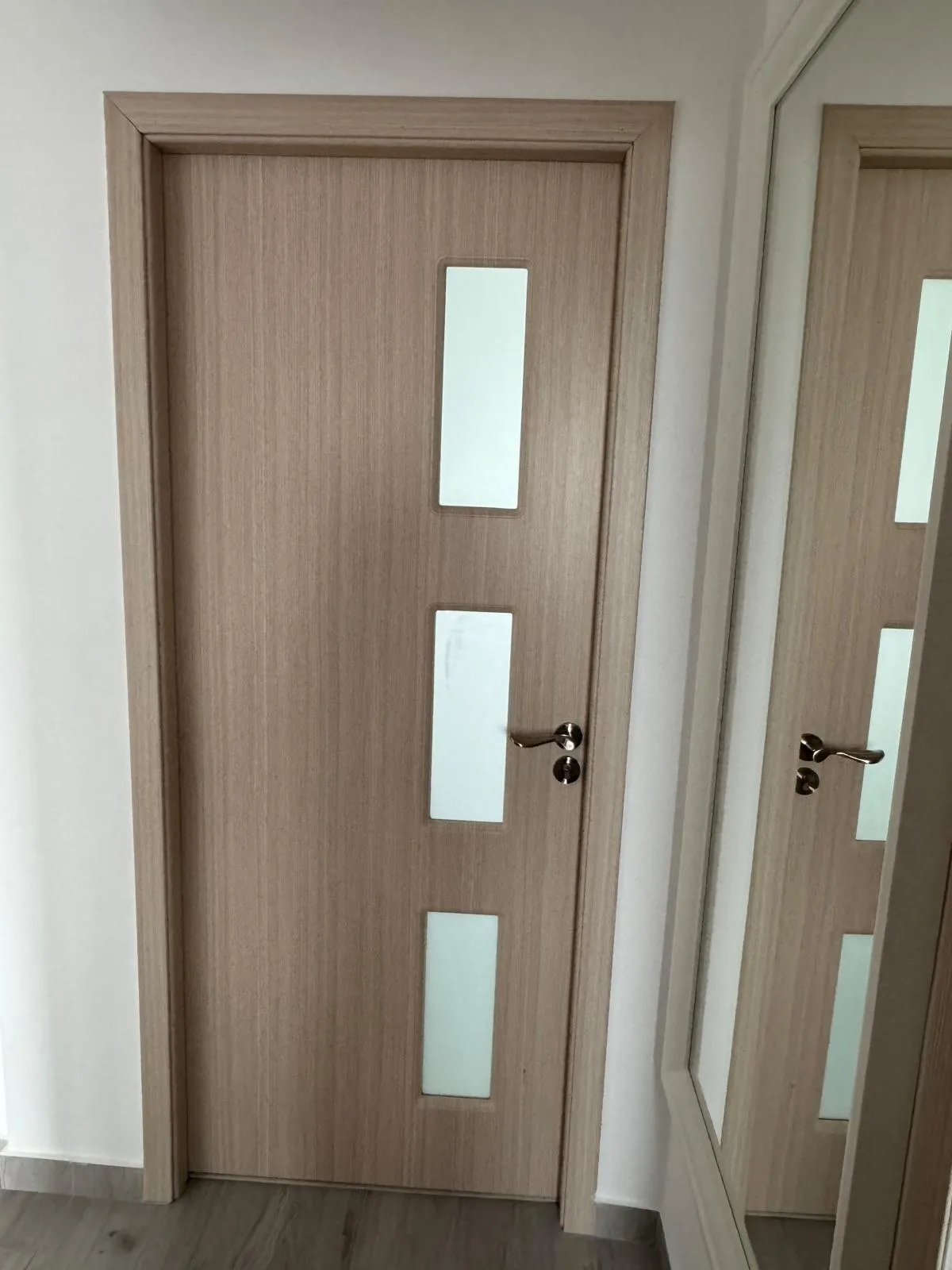 Usa de interior Novo Doors ND316 STANDARD Crem montata la client