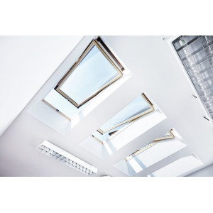 Fereastra de mansarda PVC/Lemn cu 3 sticle si deschidere in treimea superioara R79 THERMO WD - Img 3